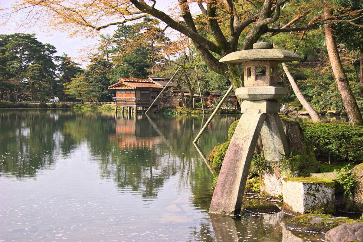 徽軫灯籠と虹橋