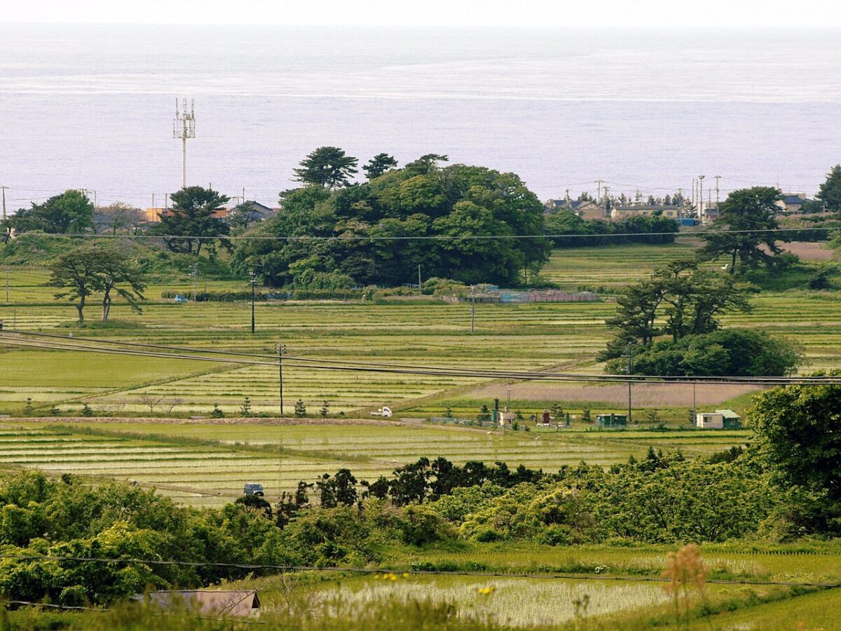 秋田県にかほ市・象潟の九十九島と田園景観