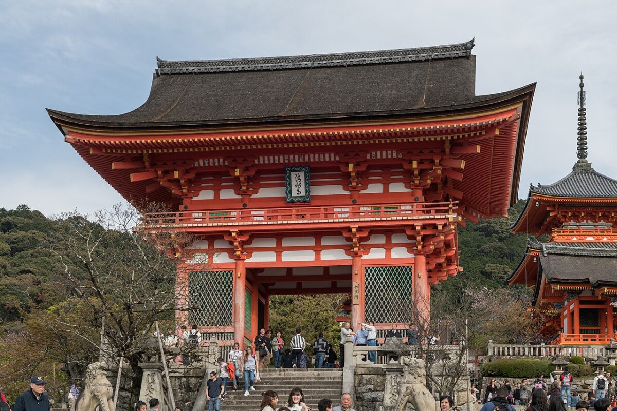 清水寺の仁王門