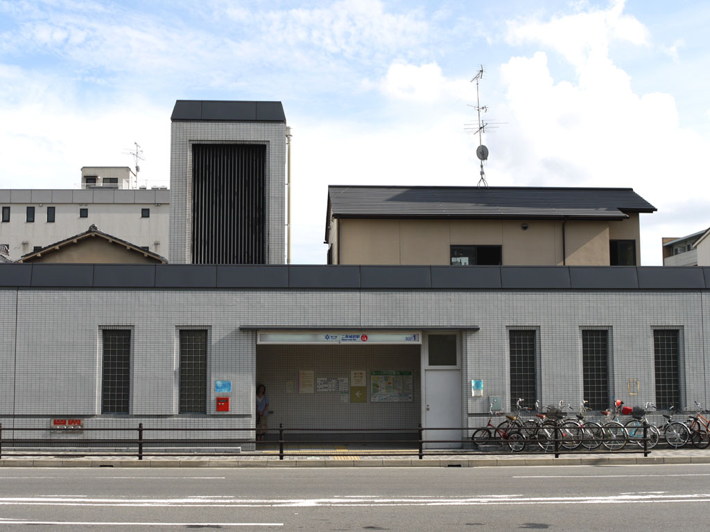 地下鉄 二条城前駅