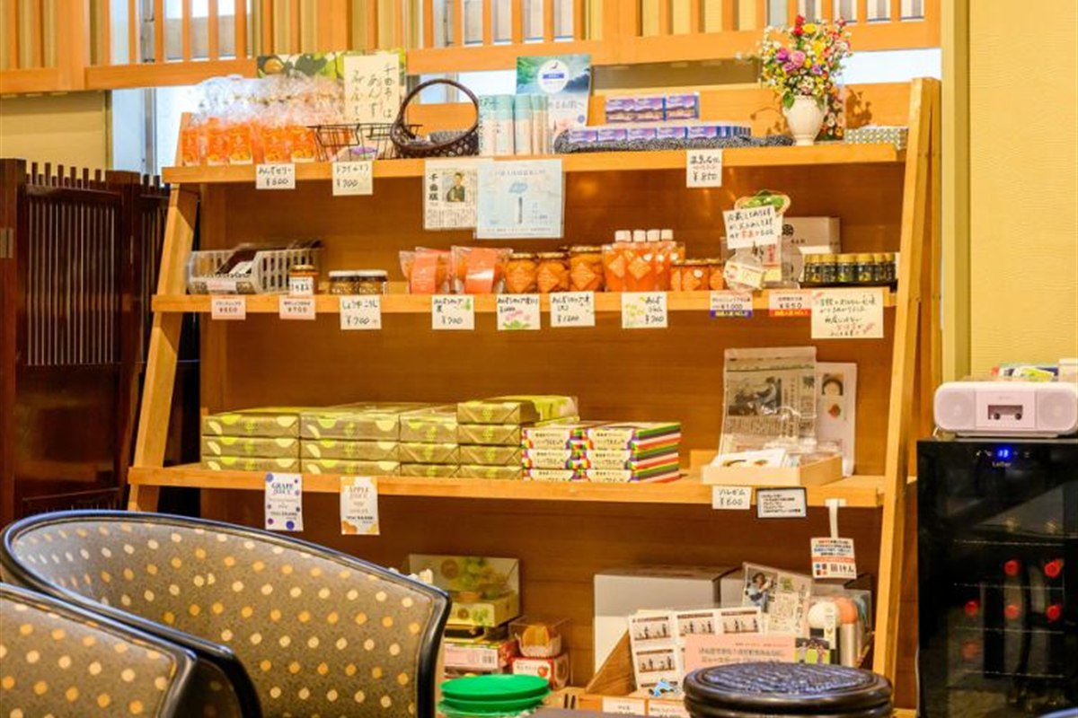 名月の里で屋上露天風呂に浸る 荻原館 - 長野県千曲市の施設写真