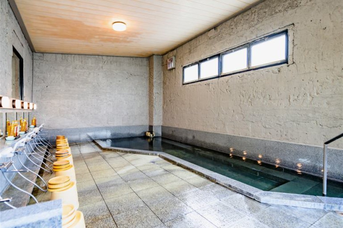 名月の里で屋上露天風呂に浸る 荻原館 - 長野県千曲市の施設写真