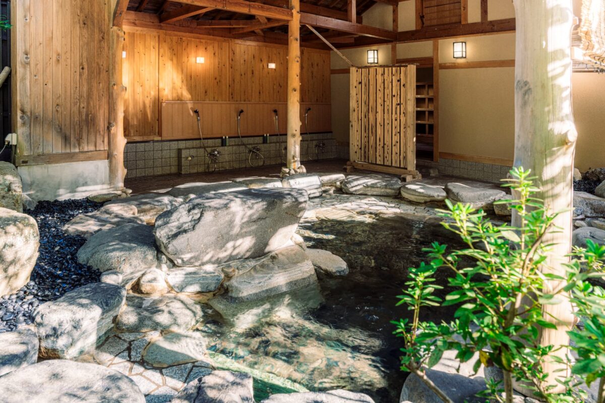 旅館の露天風呂