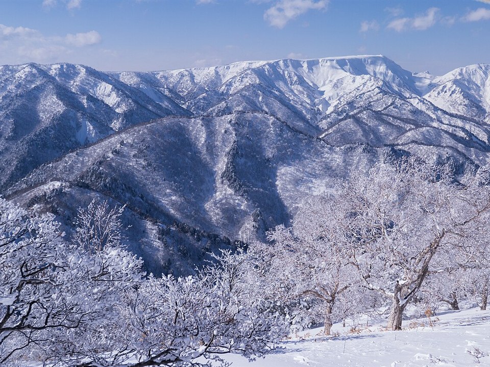 苗場山