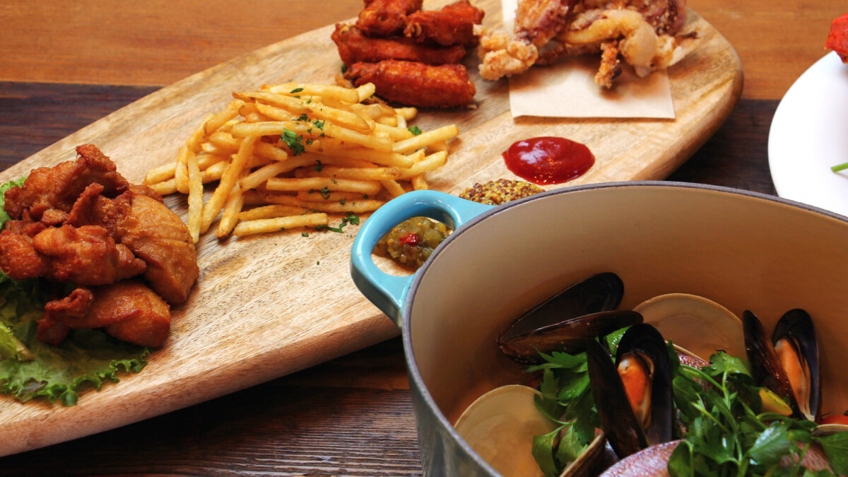 About The Food／Dinner_魚介たっぷりアクアピッツァやオードブルが味わえるコース
