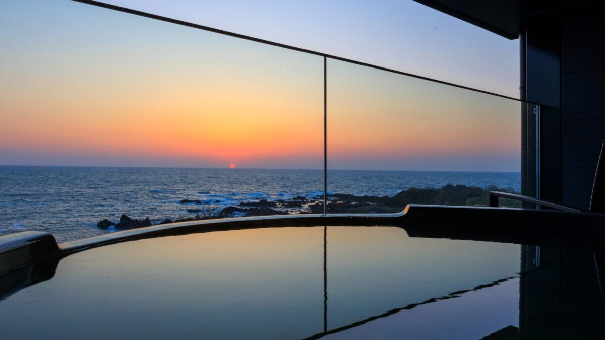ＨＯＴＥＬ ＡＺＵＭＡ＜佐渡島＞ photo