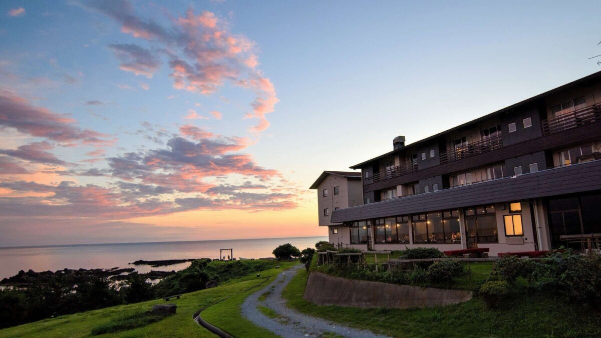 ＨＯＴＥＬ ＡＺＵＭＡ＜佐渡島＞ photo