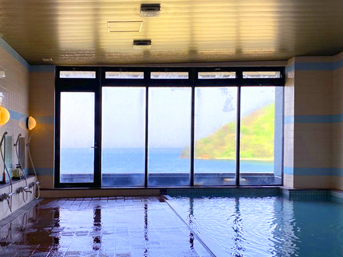 ホテル秋田屋 夕陽と陸奥湾を望む展望温泉 photo