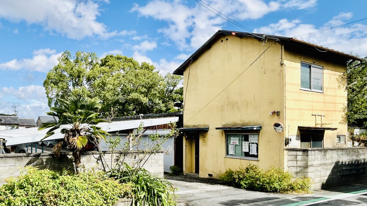 専用駐車場：お車でお越しの場合は、カーナビに専用駐車場の住所を入力ください