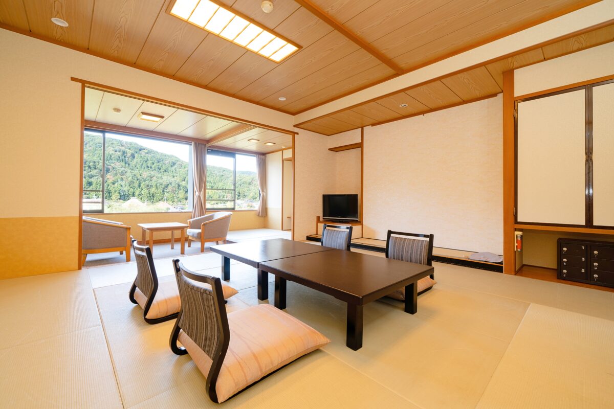 越後平野と弥彦連山一望の宿 穂々 —ｈｏｈｏ— photo