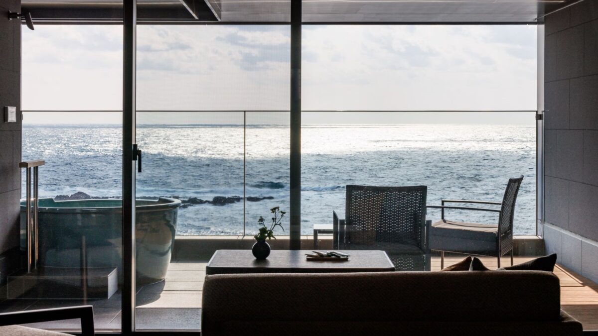 ＨＯＴＥＬ ＡＺＵＭＡ＜佐渡島＞ photo