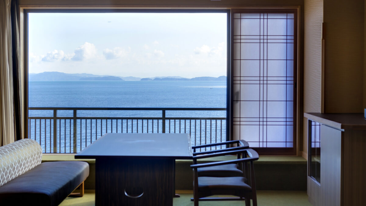 洲本温泉 ホテルニューアワジ photo