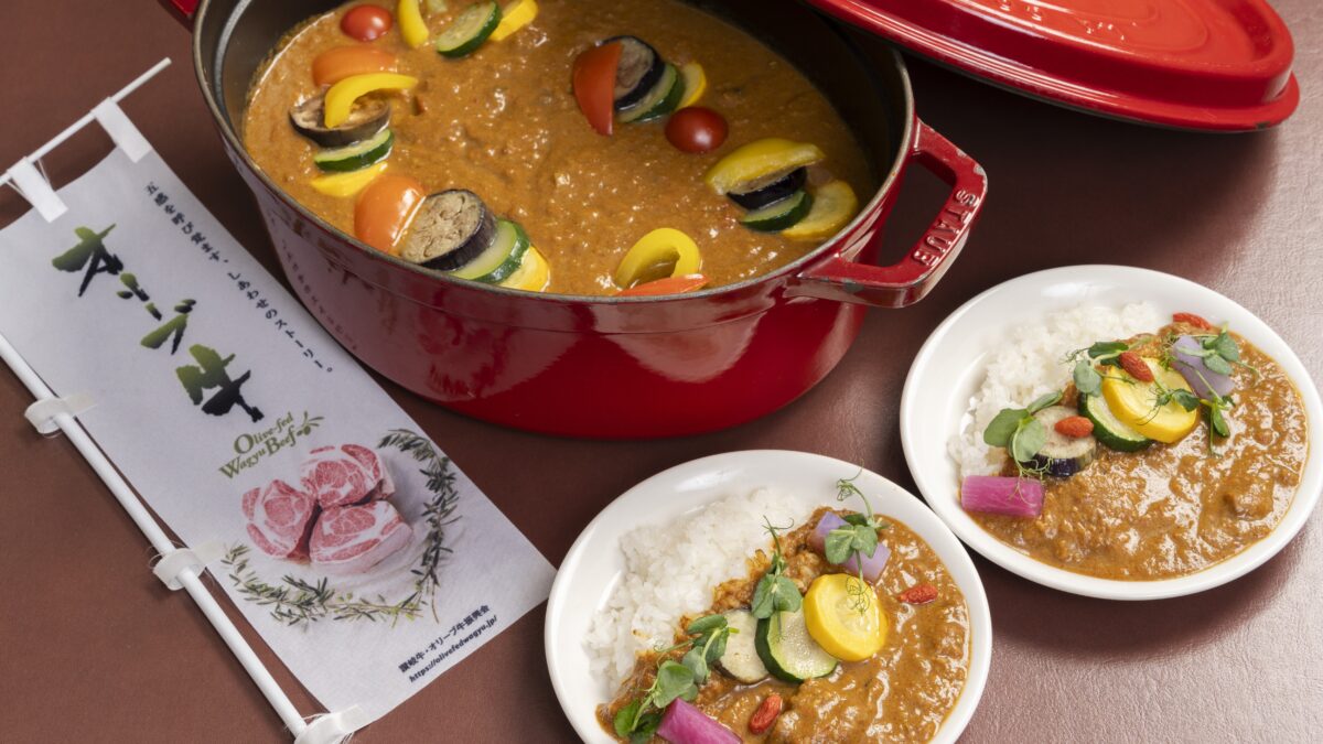 夕食バイキングホテル特製オリーブ牛カレー