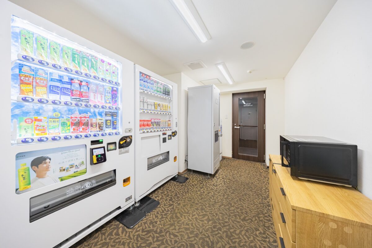 【5階】自動販売機・電子レンジコーナー