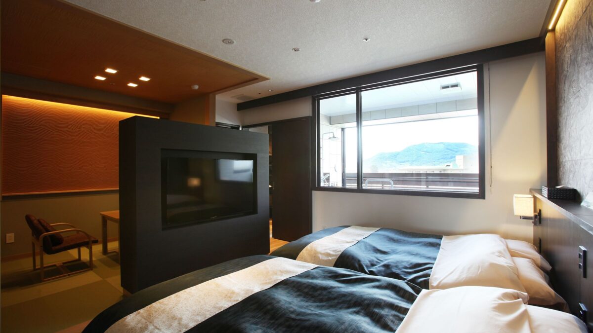 石和温泉 華やぎの章 慶山 photo