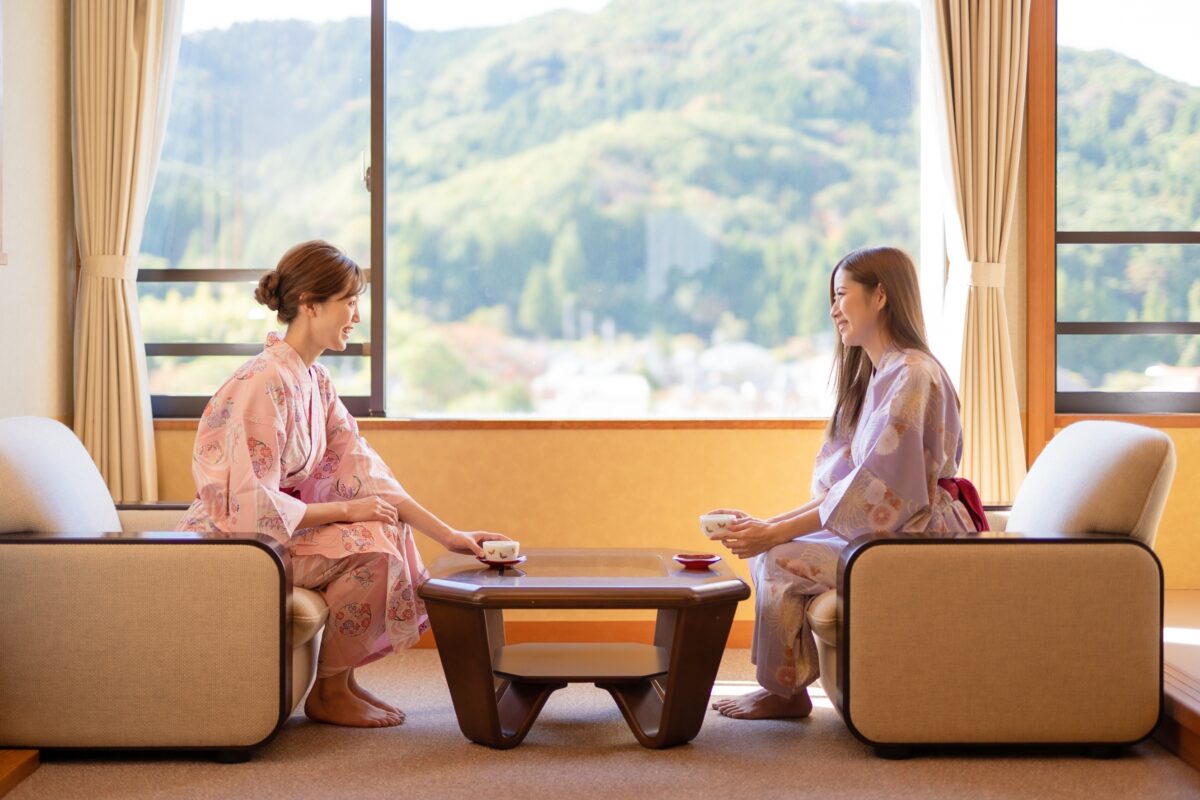 越後平野と弥彦連山一望の宿 穂々 —ｈｏｈｏ— photo
