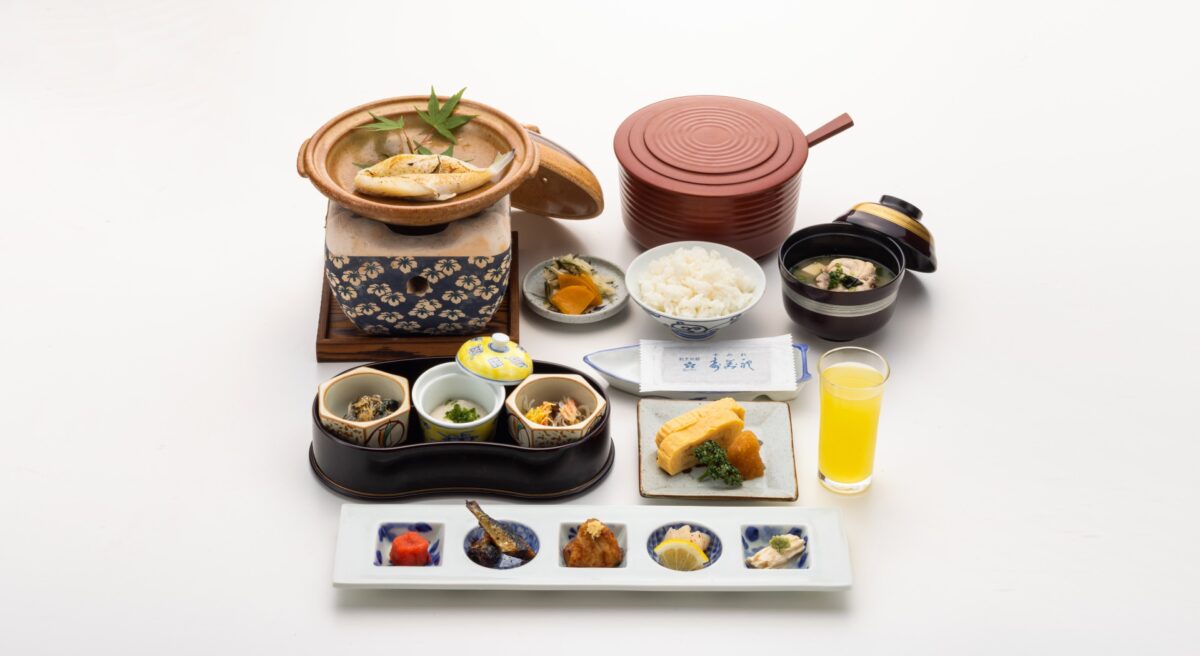 朝食一例 焼きふぐ、ふぐのアラ入味噌汁など