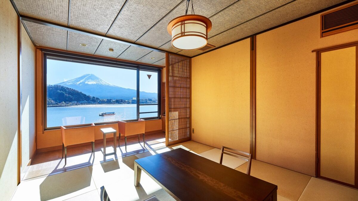 逆さ富士を望む湖畔の絶景宿 湖楽おんやど富士吟景 photo