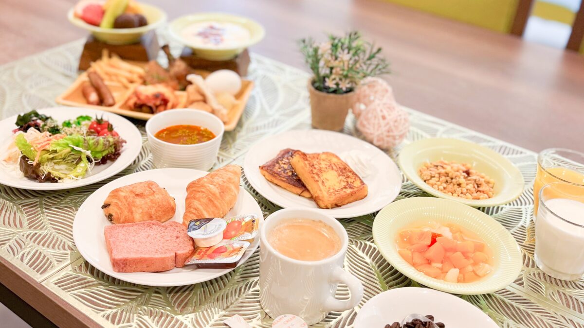 シェフの手作り朝食ブッフェ（別角度 2）
