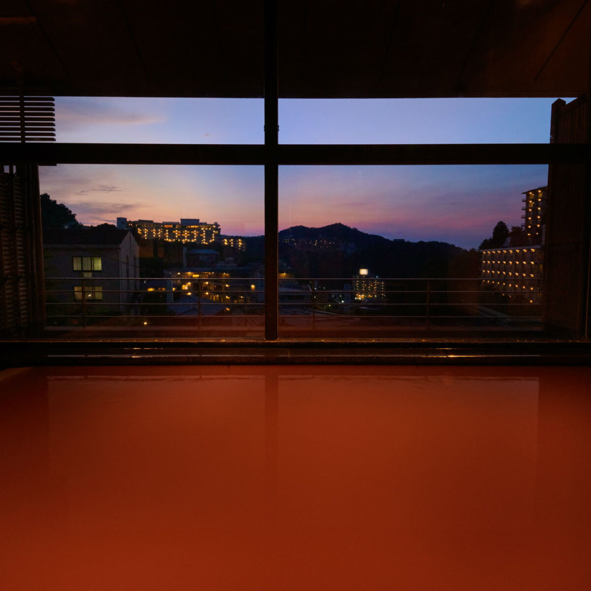 大浴場からの夕暮れの景色