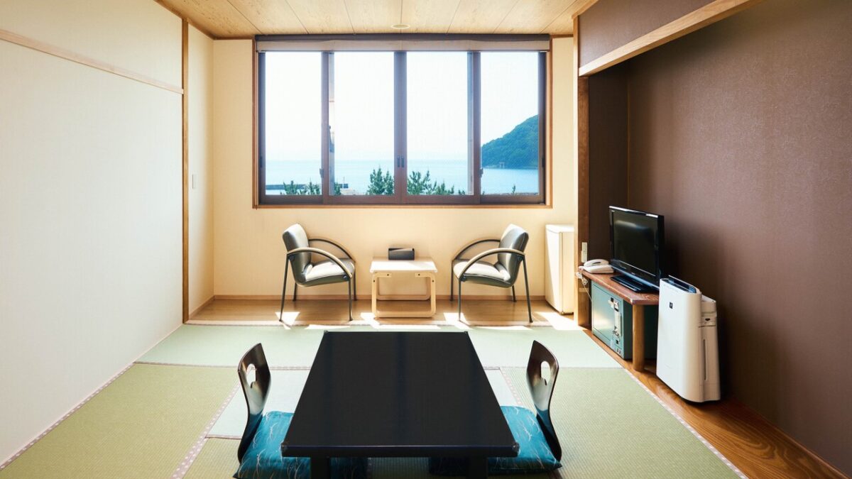 ホテル秋田屋 夕陽と陸奥湾を望む展望温泉 photo