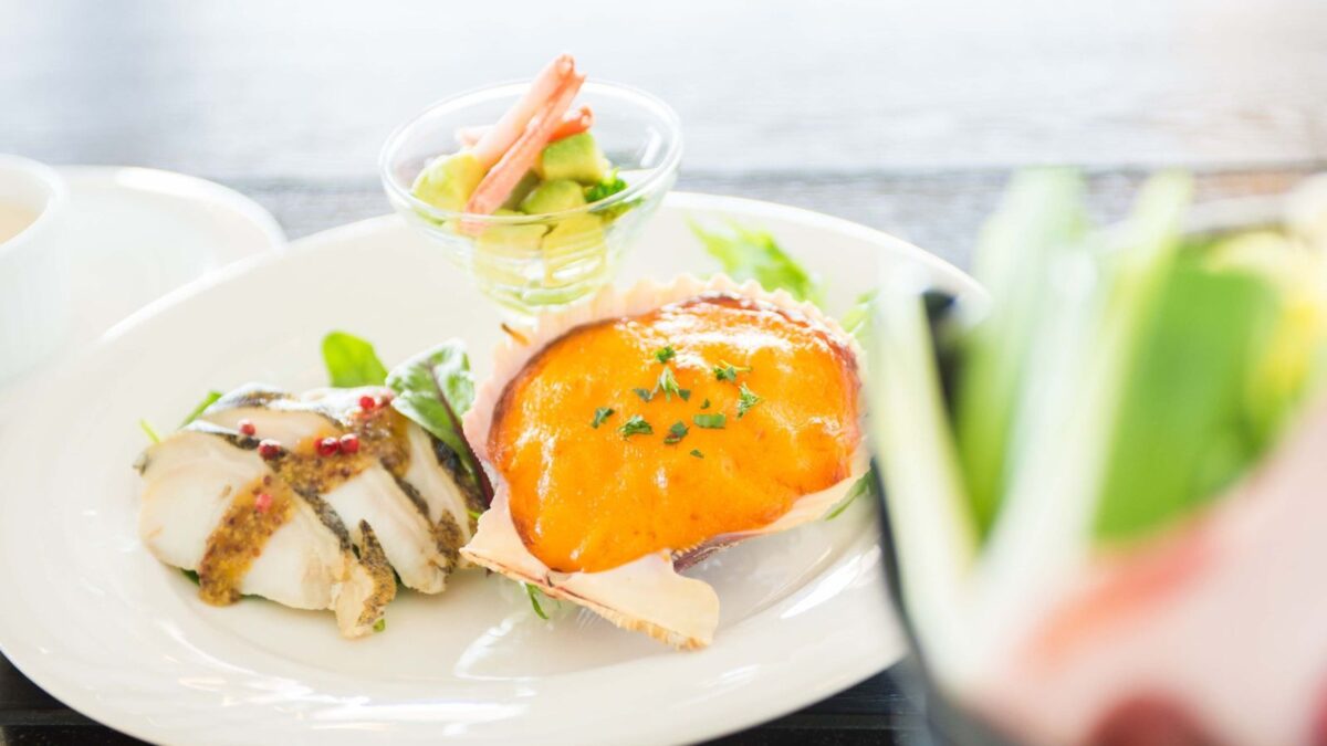 会席風皿鉢料理（別角度 3）
