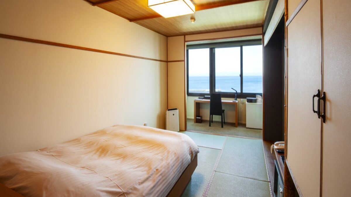 ホテル秋田屋 夕陽と陸奥湾を望む展望温泉 photo