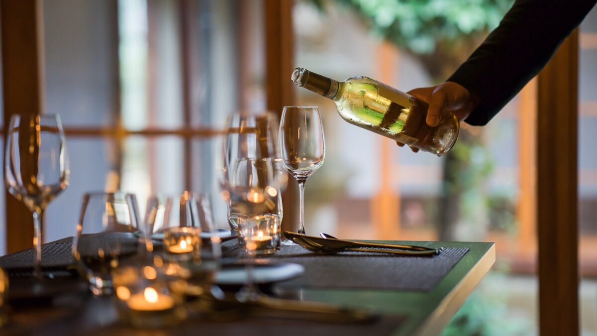 【お食事】地酒をはじめ、よりお食事をお愉しみいただけるドリンクのご提案をさせていただきます