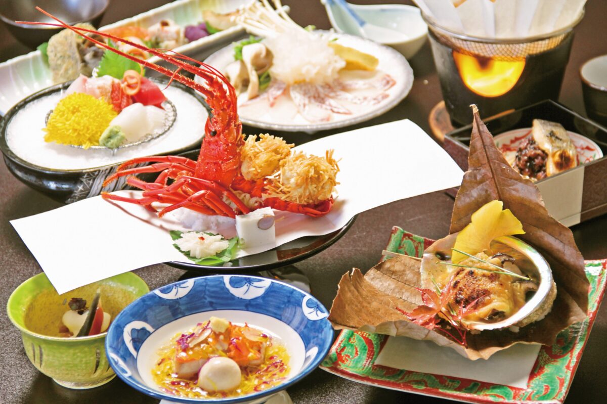 季節の懐石伊豆近海の恵みを匠の技で（別角度 2）