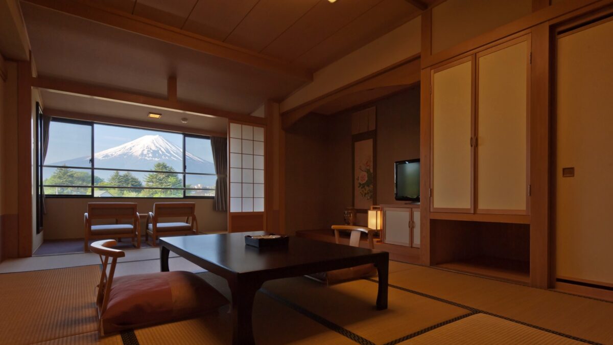 富士河口湖温泉 富士山の見える温泉旅館 大池ホテル photo