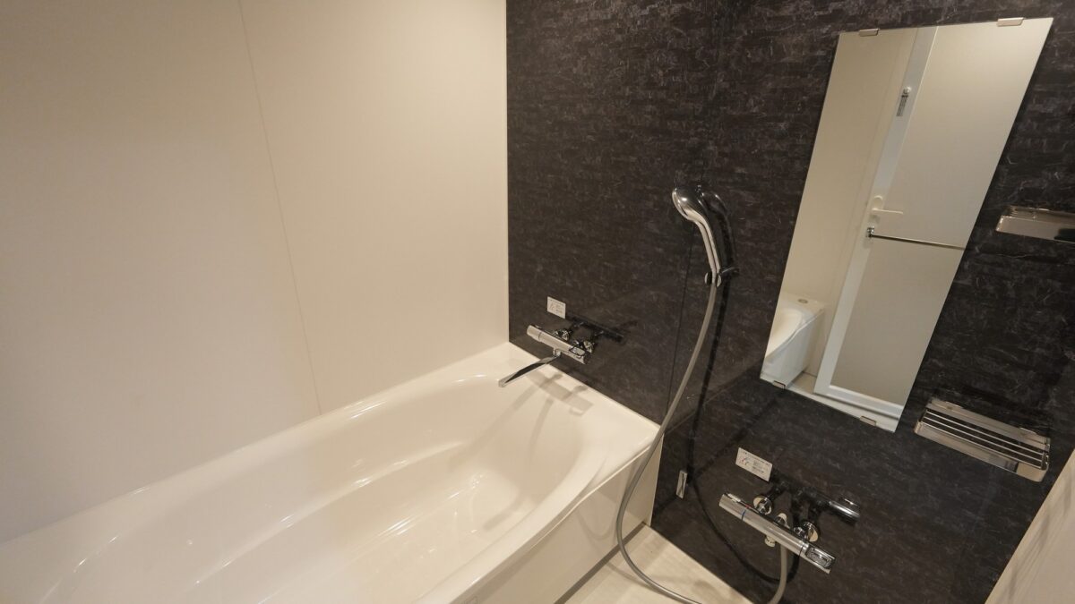 客室内お風呂／ユニットではなく、トイレとお風呂が独立しております（別角度 3）