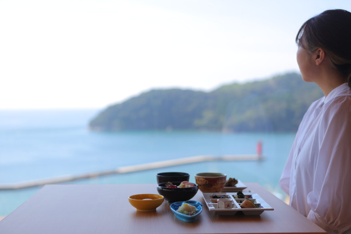 朝食 島の和定食（別角度 2）