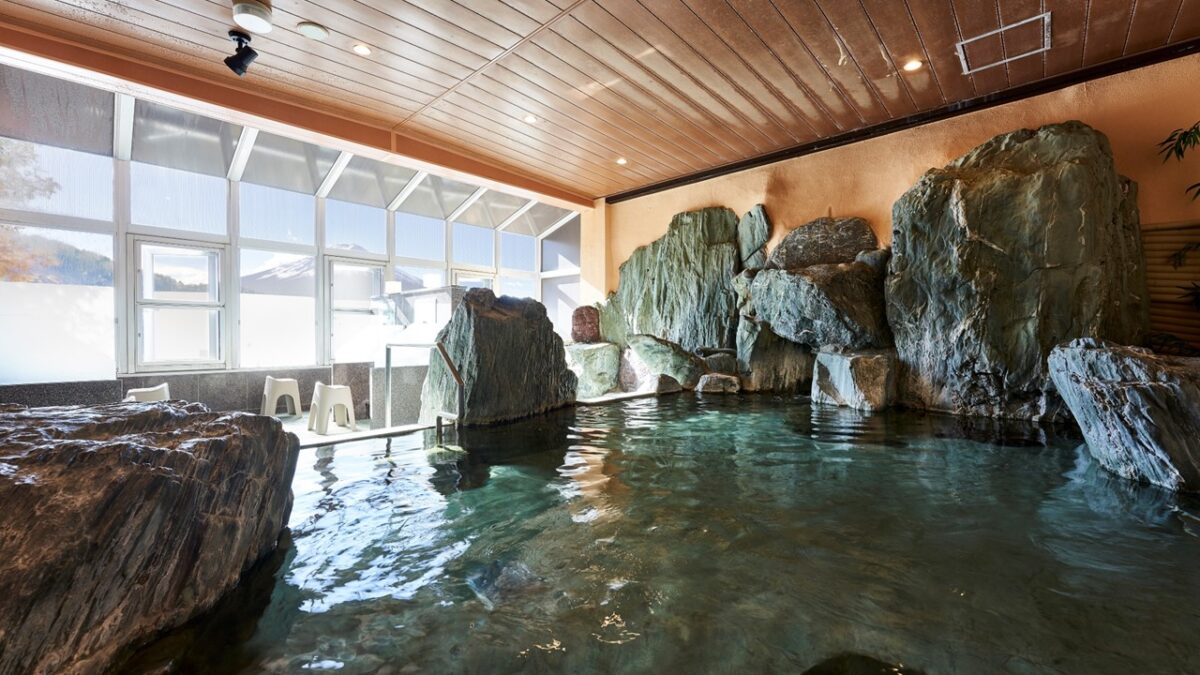 逆さ富士を望む湖畔の絶景宿 湖楽おんやど富士吟景 photo