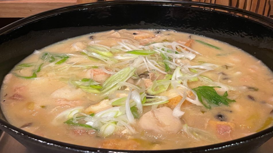 □芋煮□ 不定期ですが郷土料理で朝食提供されるかも？