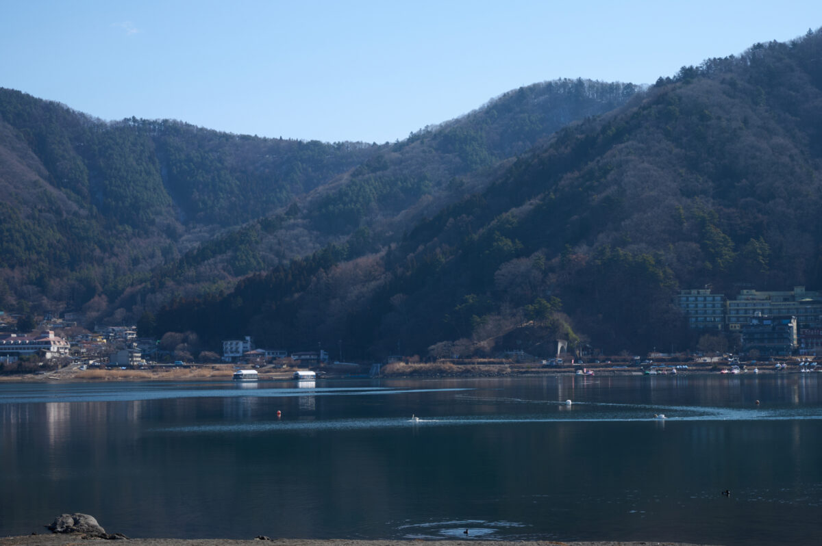 ホテル横の河口湖からの景色2