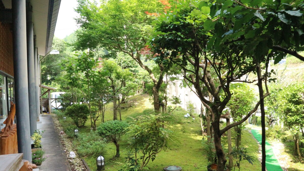 【館内】