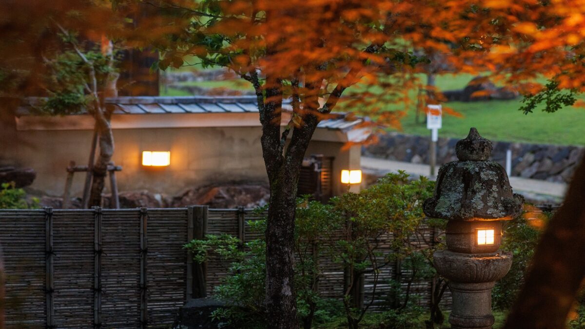 古都の宿 むさし野｜当館の正面玄関