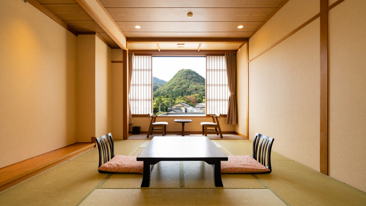越後平野と弥彦連山一望の宿 穂々 —ｈｏｈｏ— photo