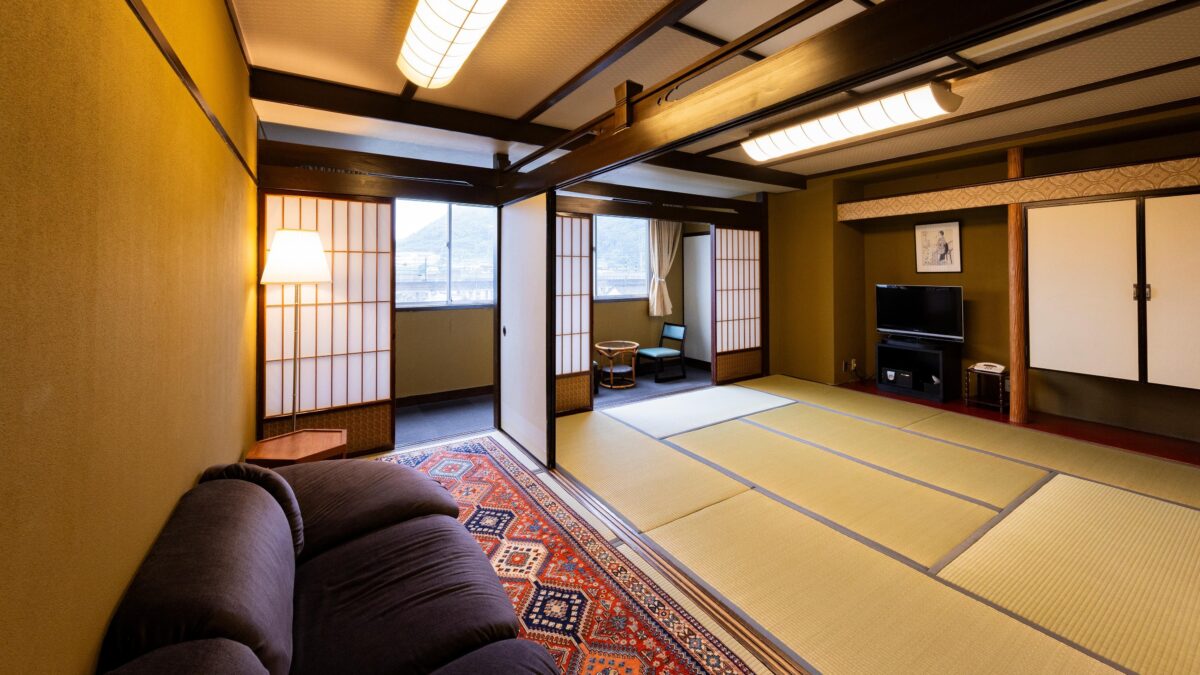 武雄温泉 大正浪漫の宿 京都屋 photo