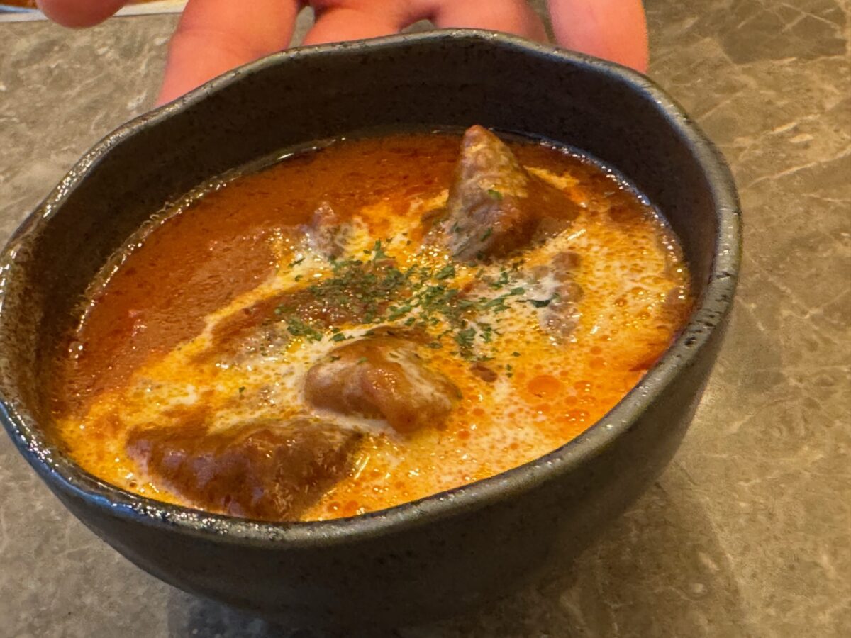 朝食国産牛の旨み広がる濃厚ハヤシ、贅沢なひととき