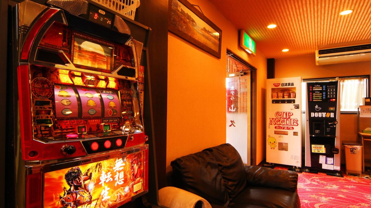 館内 昔懐かしのスロットもございます