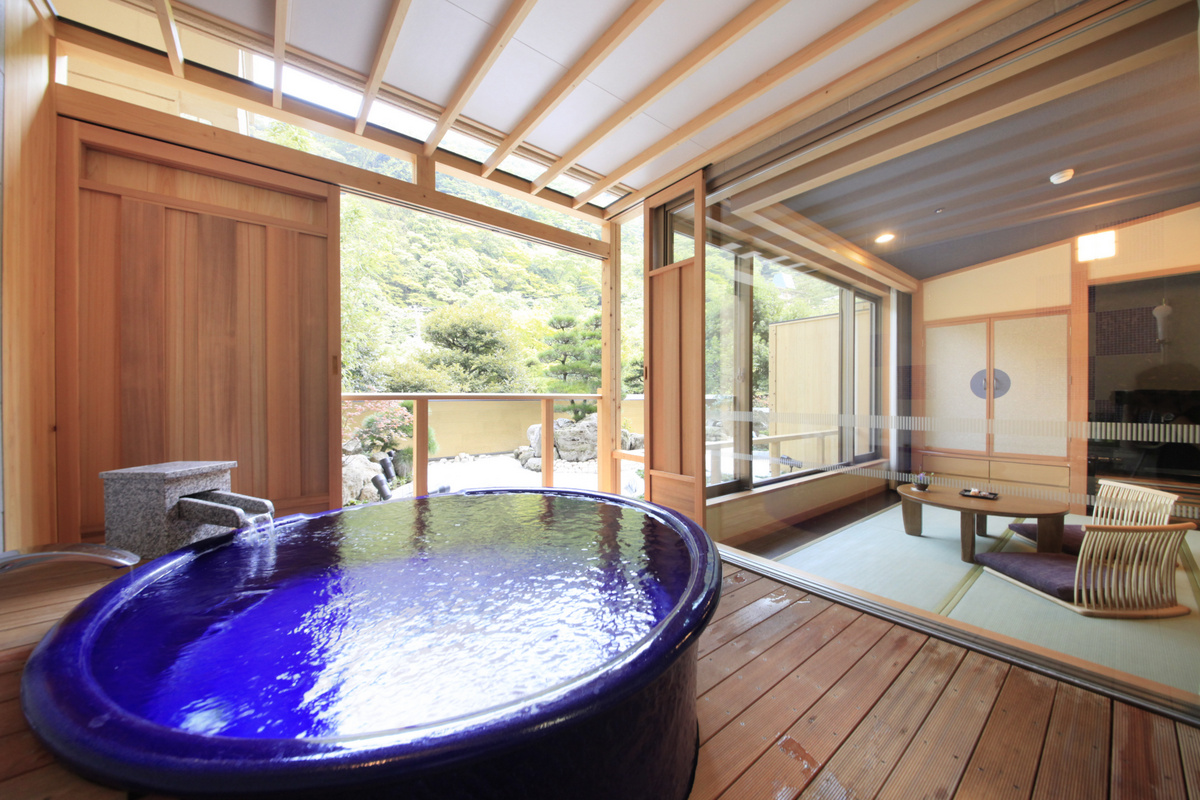 箱根湯本温泉 ホテル おかだ photo