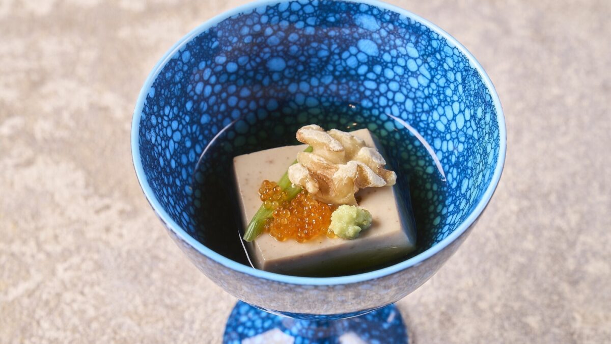 秋料理：【先付】胡桃豆腐 胡桃 とび子