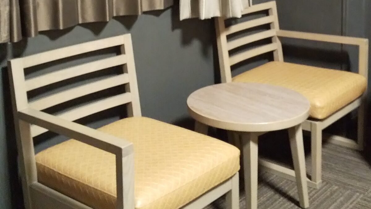窓際テーブル