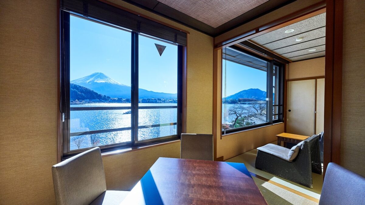 逆さ富士を望む湖畔の絶景宿 湖楽おんやど富士吟景 photo