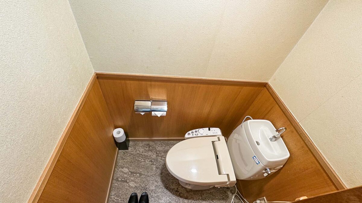 トイレ ウォシュレット完備