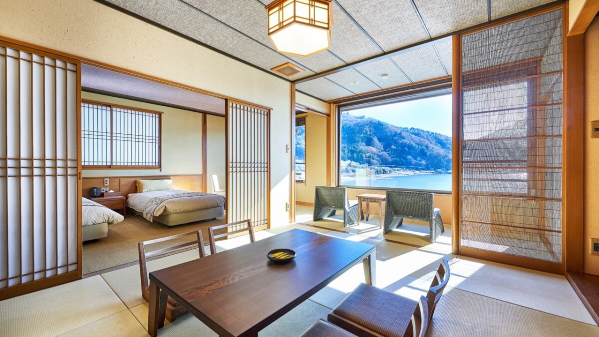 逆さ富士を望む湖畔の絶景宿 湖楽おんやど富士吟景 photo