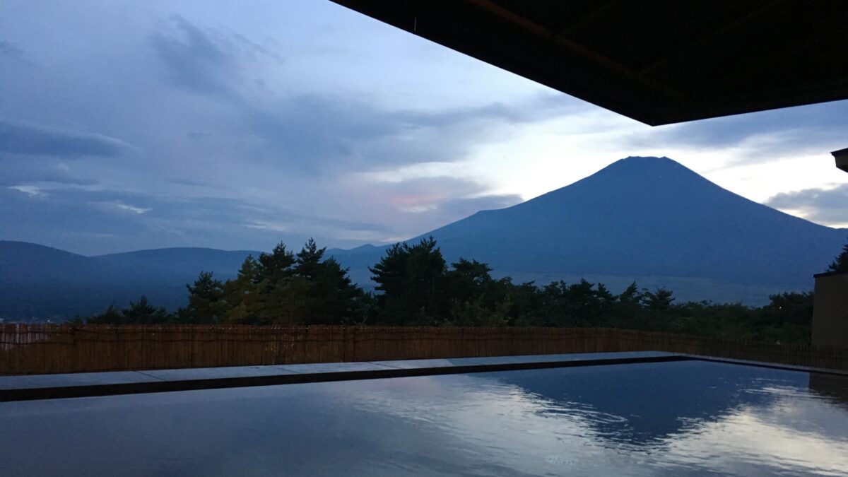 富士山と湖を望むリゾート ホテル マウント富士 photo