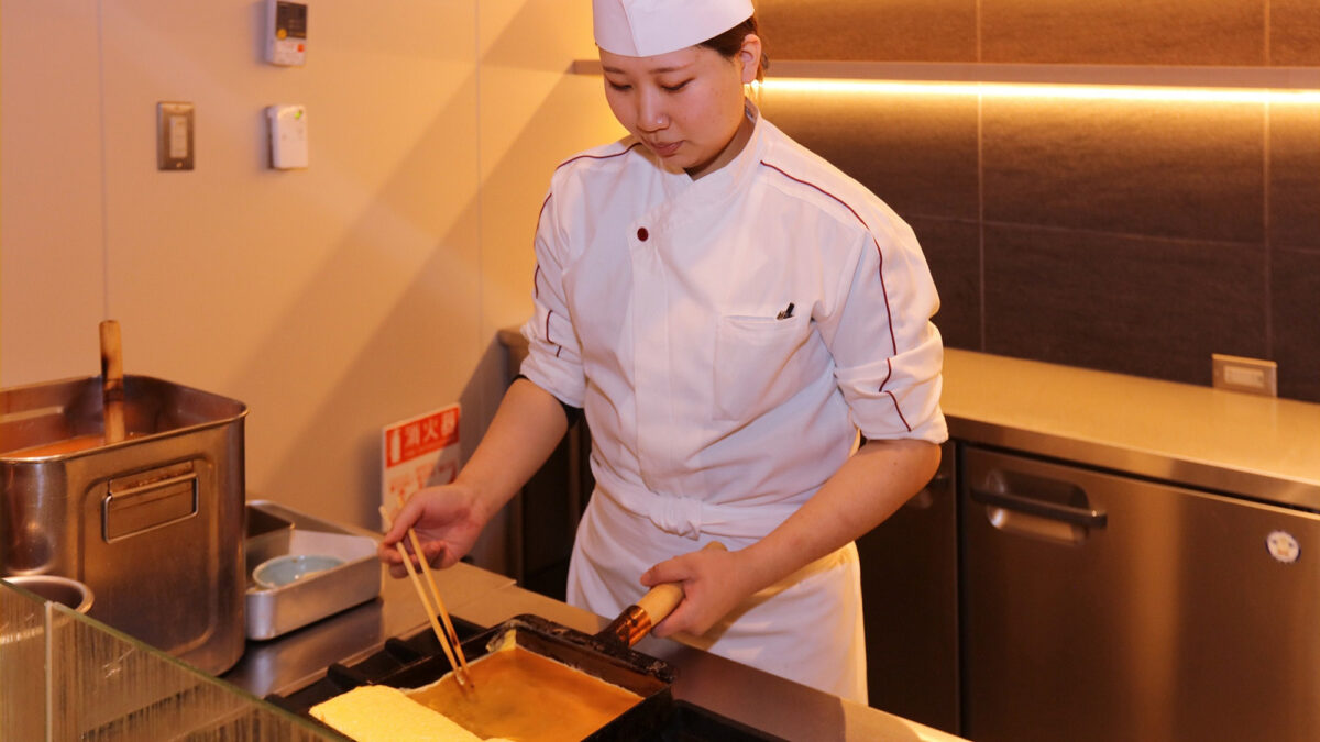 【出汁巻き卵】～料理人実演でふわふわです～