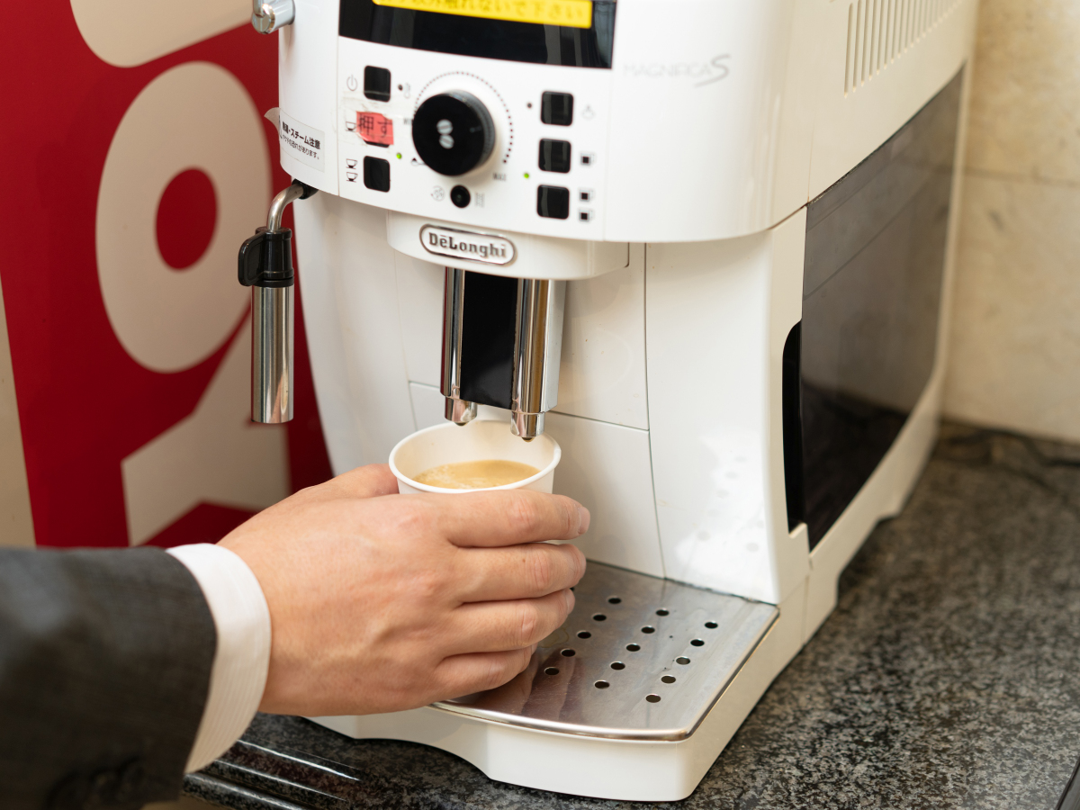 コーヒーマシン(1Fロビー)